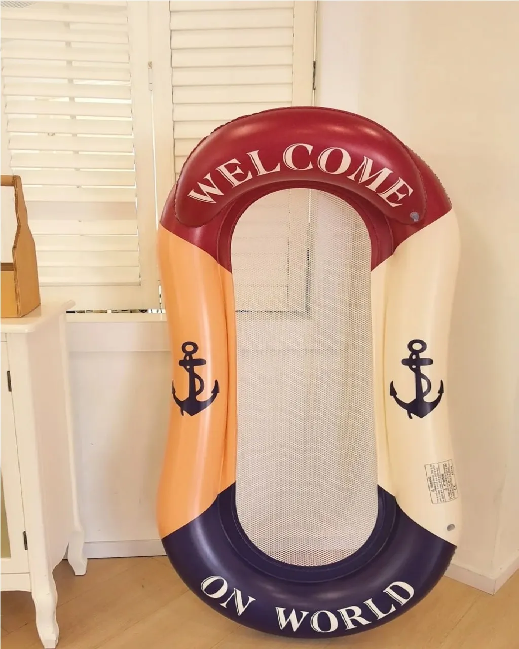 Надувной матрас с сеткой welcome on world