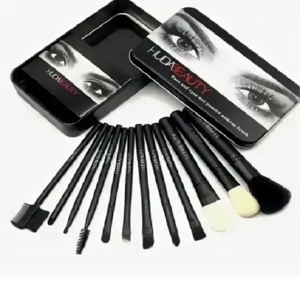 Кисти для макияжа в футляре HudaBeauty